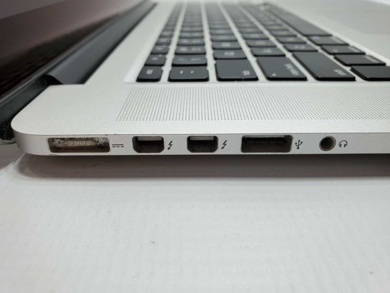 MacBook Pro 2015 15\\" Retina i7-4870HQ @ 2.5GHz 16GB Ram 250GB SSD R9 M370X 2GB (