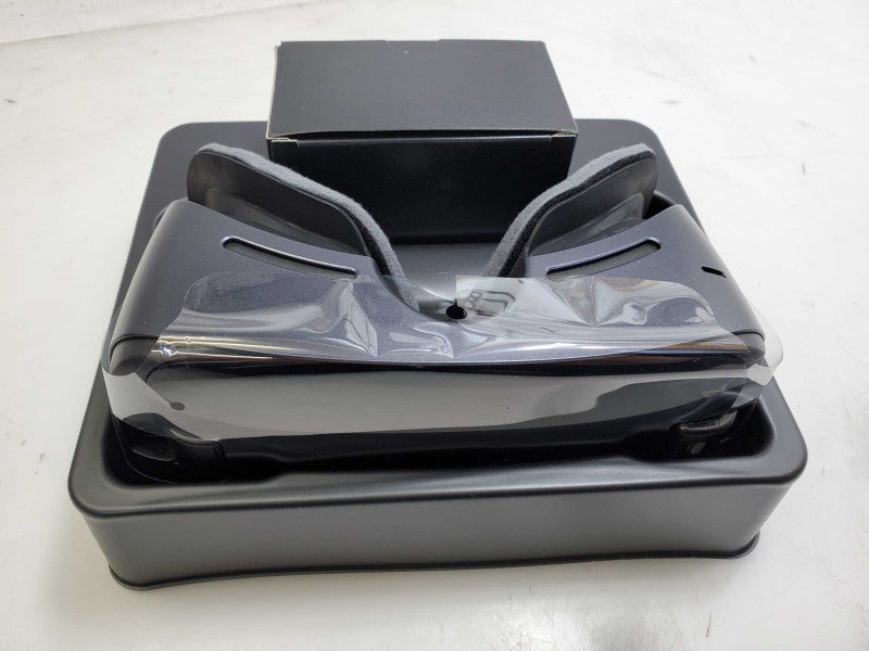 Samsung Gear VR with Controller Black Used SMR324 Head Strap Virtual Reality )