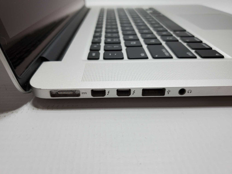 Macbook Pro 2015 15\\" Retina Core i7-4870HQ @ 2.5 GHz 16GB Ram 500GB SSD (
