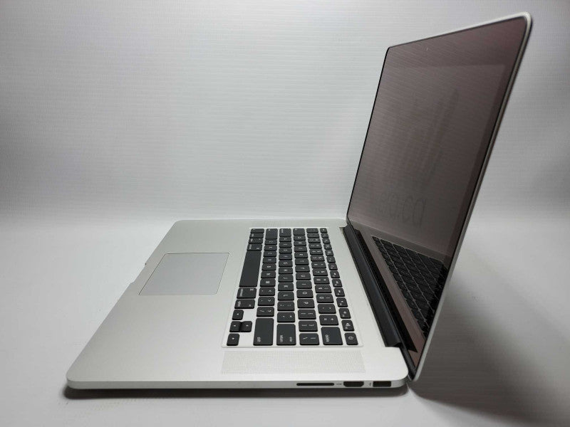 Macbook Pro 2015 15\\" Retina Core i7-4870HQ @ 2.5 GHz 16GB Ram 500GB SSD (