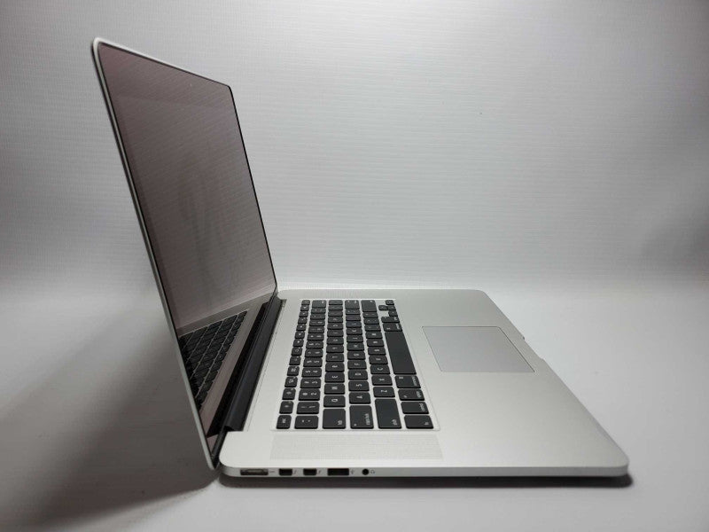 Macbook Pro 2015 15\\" Retina Core i7-4870HQ @ 2.5 GHz 16GB Ram 500GB SSD (