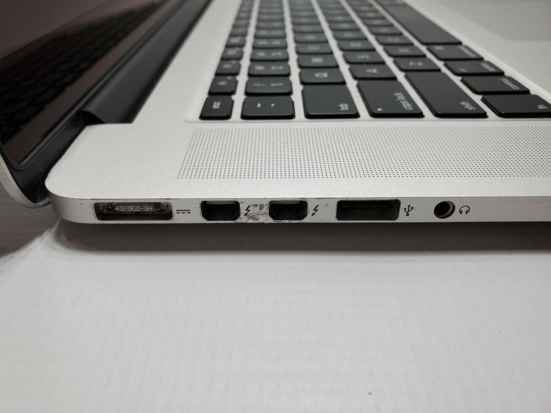 Macbook Pro 2015 15\\" Retina Core i7-4870HQ @ 2.5 GHz 16GB Ram 500GB SSD (