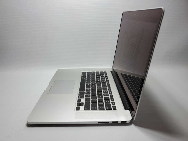 Macbook Pro 2015 15\\" Retina Core i7-4870HQ @ 2.5 GHz 16GB Ram 500GB SSD (