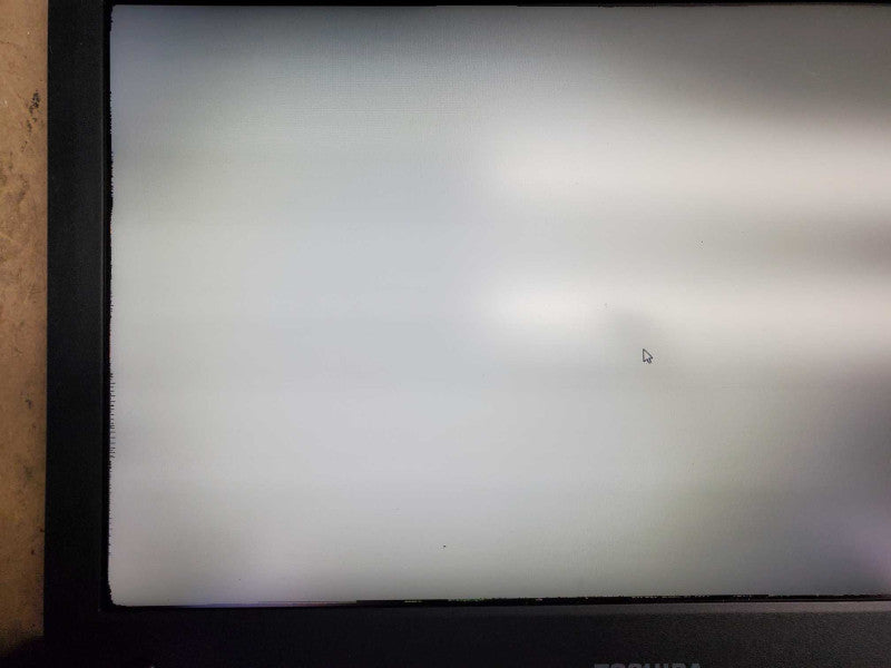 Toshiba PA5022C-1LC3 15.6\\" USB 3.0 1366x768 LED Backlit Monitor W/ Bag)
