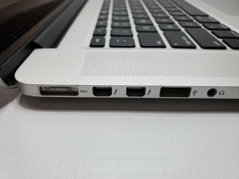 Macbook Pro 2014 15\\" Retina Core i7-4770HQ @ 2.2GHz 16GB Ram 250GB SSD (