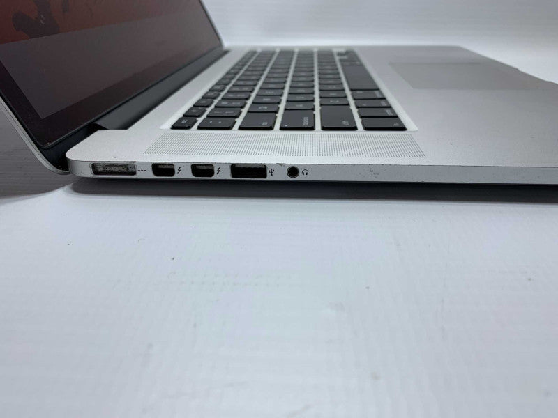 MacBook Pro Retina 15-inch Mid 2015 with i7 CPU 16GB RAM & 256GB Storage READ -