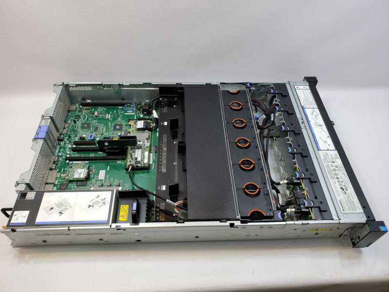 Lenovo 3650 M5 2x Xeon E5-2620v3 @ 2.4GHz 16GB DDR4 5x 1.2TB 2x 300GB M5210 (