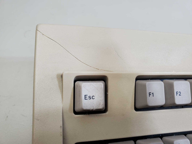 Vintage Commodore PC20-III Computer & Keyboard _ Power-on tested )
