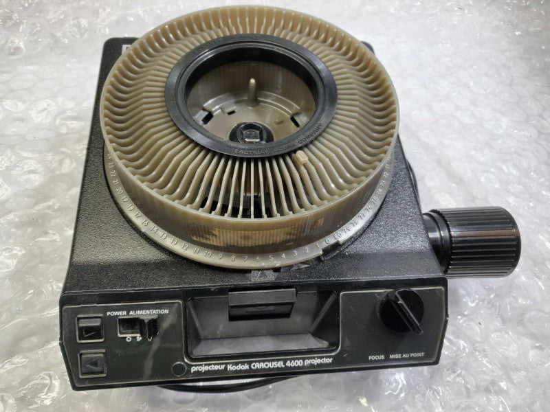 Vintage Kodak Carousel 4600 Slide Projector _ Power-on tested )