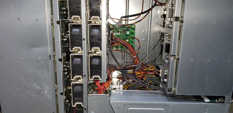 Supermicro CSE-847 JBOD server / 45x 3.5\\" Drive bays / 32x Caddies / READ #