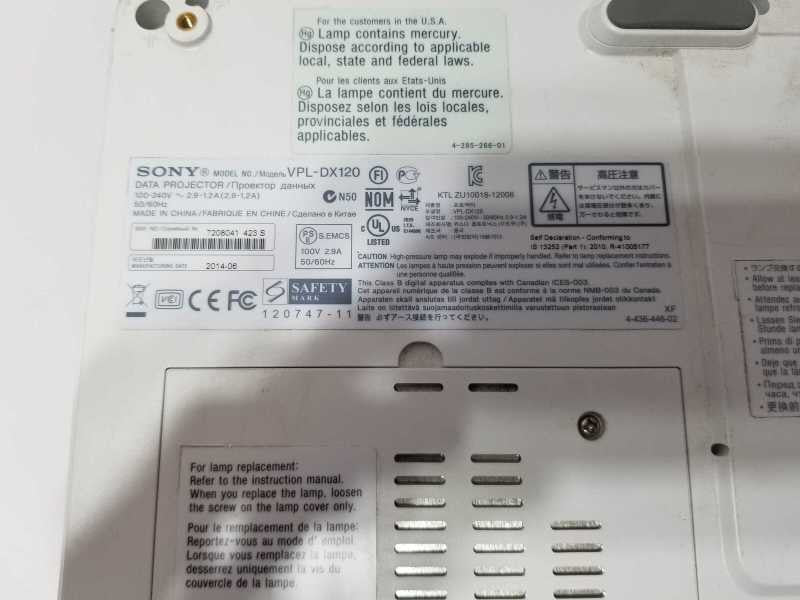 SONY VPL-DX120 Projector 2600 ANSI 4:3 XGA (1024x768) [