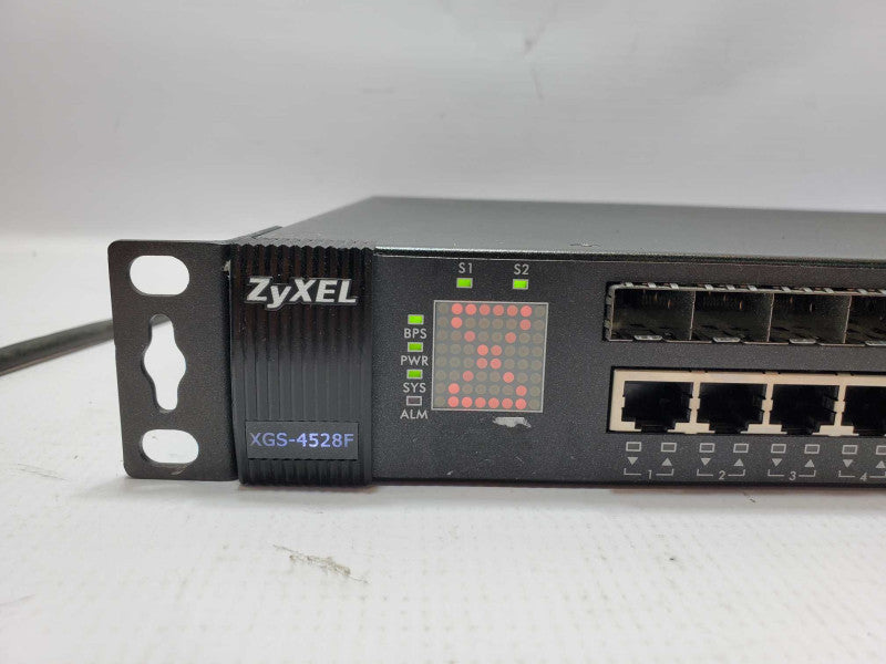ZyXEL XGS-4528F Switch L3 Managed 24 X 10/100/1000 + 24 X Shared SFP _