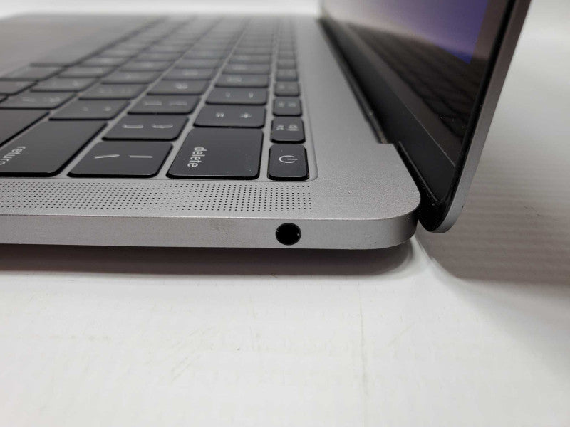 MacBook Pro 2017 13\\" Core i5-7360U @ 2.3 GHz 8GB Ram 500GB SSD *READ* (