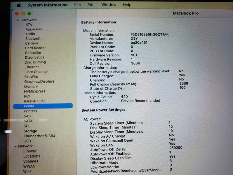 MacBook Pro 2017 13\\" Core i5-7360U @ 2.3 GHz 8GB Ram 500GB SSD *READ* (