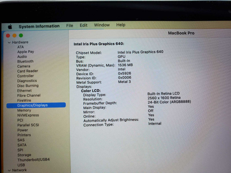 MacBook Pro 2017 13\\" Core i5-7360U @ 2.3 GHz 16GB Ram 250GB SSD *READ* (