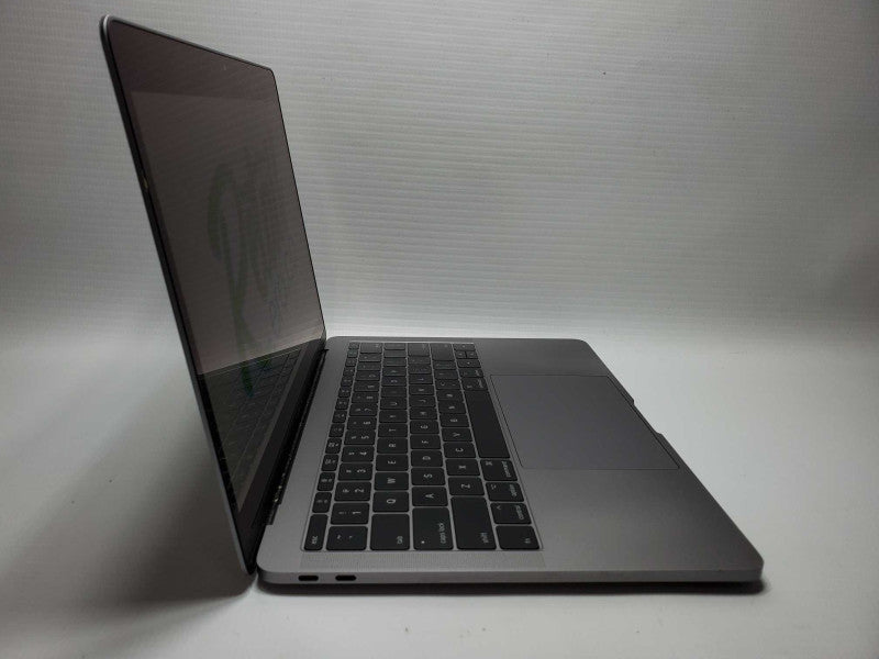 MacBook Pro 2017 13\\" Core i5-7360U @ 2.3 GHz 16GB Ram 250GB SSD *READ* (