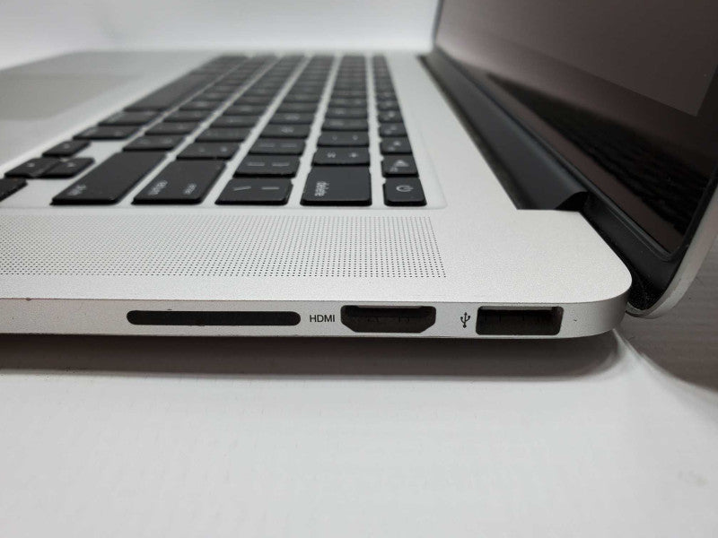 Macbook Pro 2015 15\\" Retina Core i7-4870HQ @ 2.5 GHz 16GB Ram 250GB SSD (