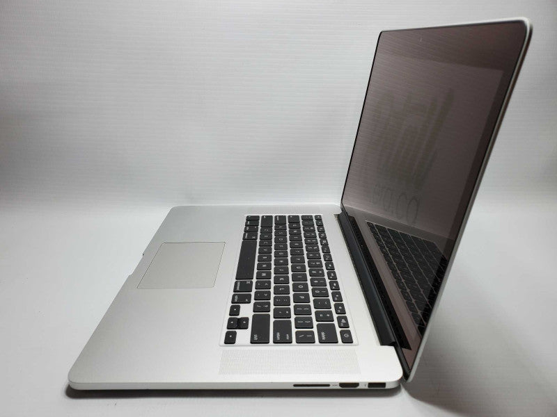 Macbook Pro 2015 15\\" Retina Core i7-4870HQ @ 2.5 GHz 16GB Ram 250GB SSD (