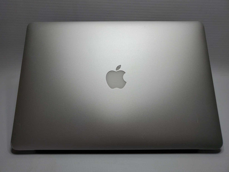 Macbook Pro 2015 15\\" Retina Core i7-4870HQ @ 2.5 GHz 16GB Ram 250GB SSD (