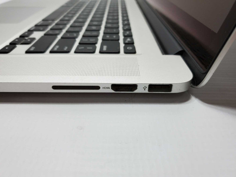 Macbook Pro 2015 15\\" Retina Core i7-4870HQ @ 2.5 GHz 16GB Ram 250GB SSD *READ* (