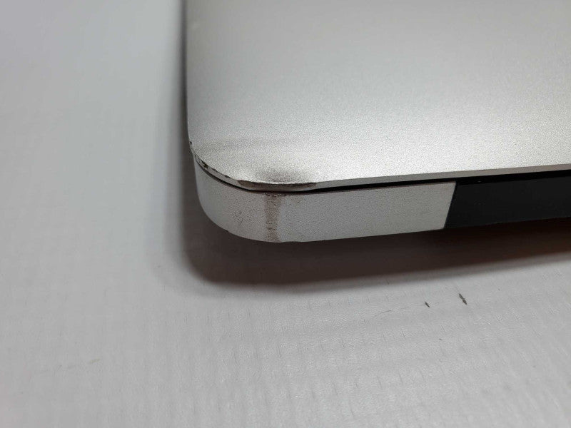 Macbook Air 2017 Core i5-5350U @ 1.8 GHz 8GB Ram 250GB SSD (