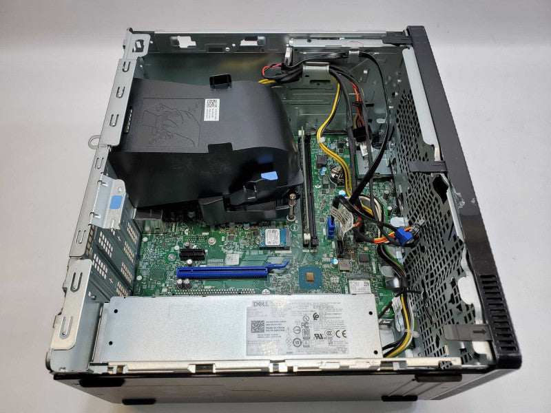 Dell Inspiron 3880 Desktop Core i5-10400 @ 2.9 GHz 256GB SSD 16GB DDR4 (