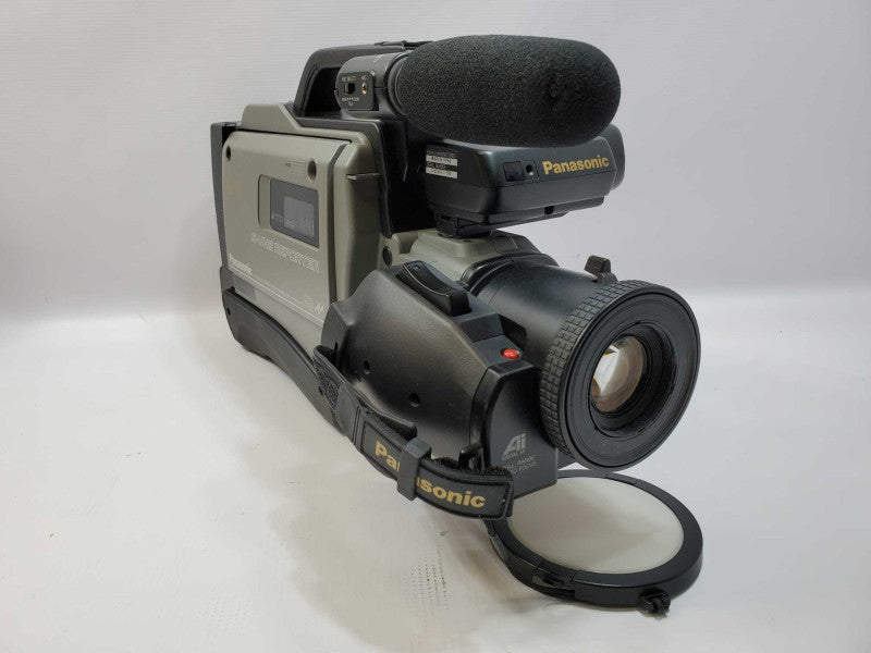 Panasonic AG-456 UP S-VHS Reporter Camera w/Case (