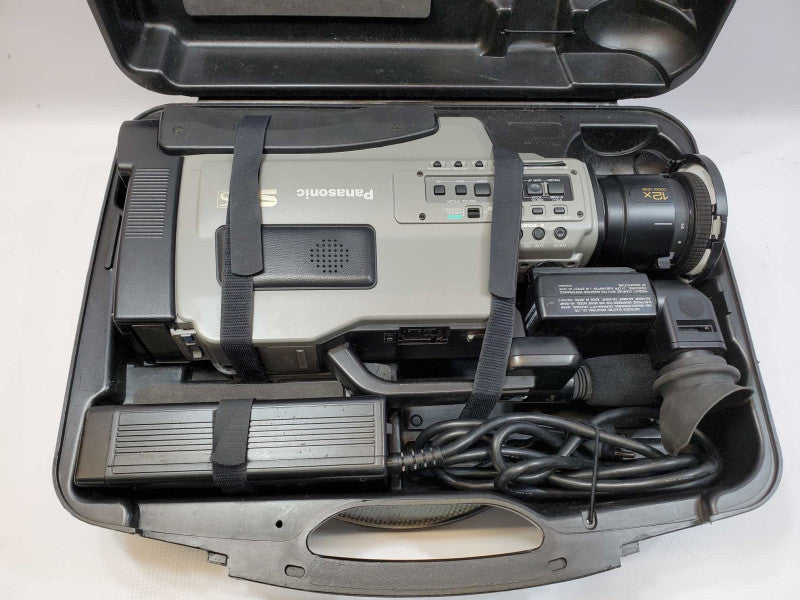 Panasonic AG-456 UP S-VHS Reporter Camera w/Case (