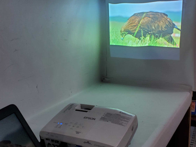 Epson PowerLite X27 Projector H692A, HDMI, 768 Lamp Hours _