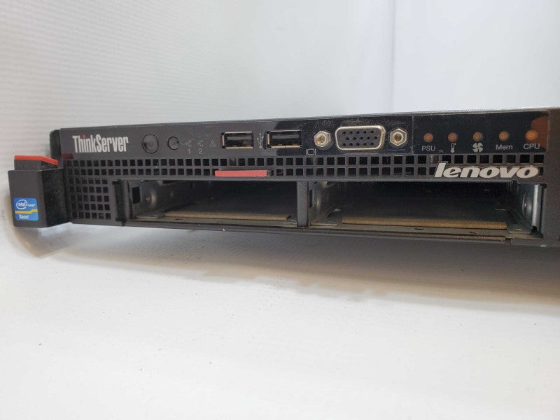 Lenovo ThinkServer RD530 2x E5-2640 @ 2.5 GHz 32GB 8x 2.5\\" No HDD LSI 9260-8i (