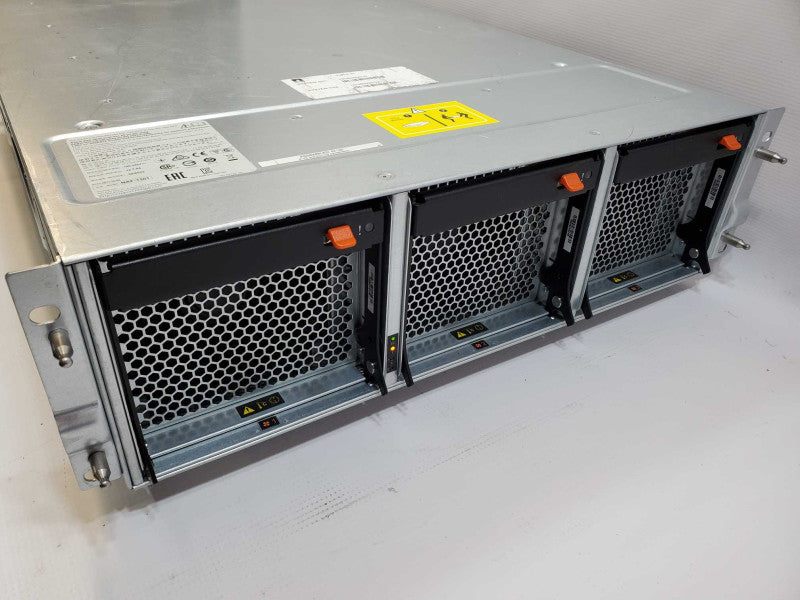 NETAPP FLASH STORAGE ARRAY NAF-1301 Dual Controllers: 111-01099+C2 (