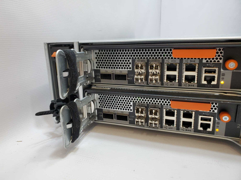 NETAPP FLASH STORAGE ARRAY NAF-1301 Dual Controllers: 111-01099+C2 (
