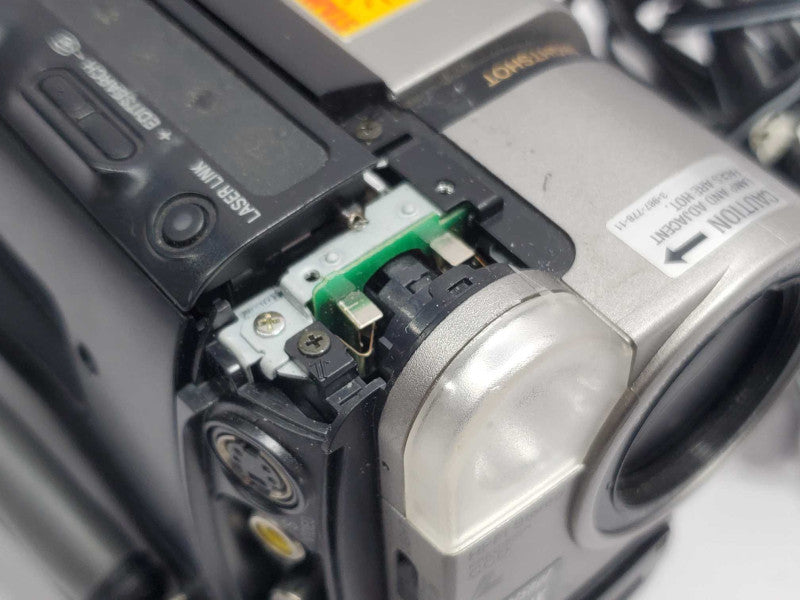 Sony Handycam CCD-TR511E Camcorder Video8 8mm Hi8 |