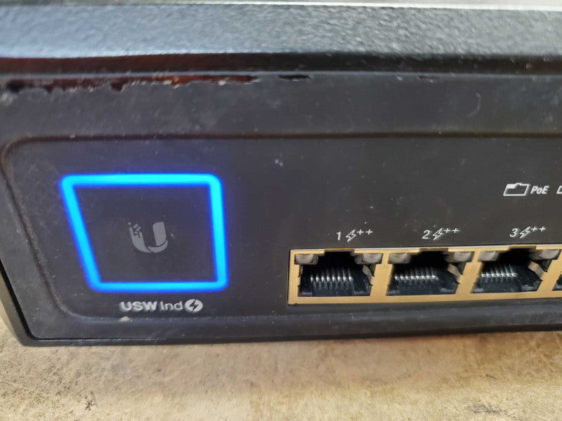 Ubiquiti UniFi Industrial Switch USW-Industrial 10 GbE RJ45 w/ 8x PoE++_ AS-IS )
