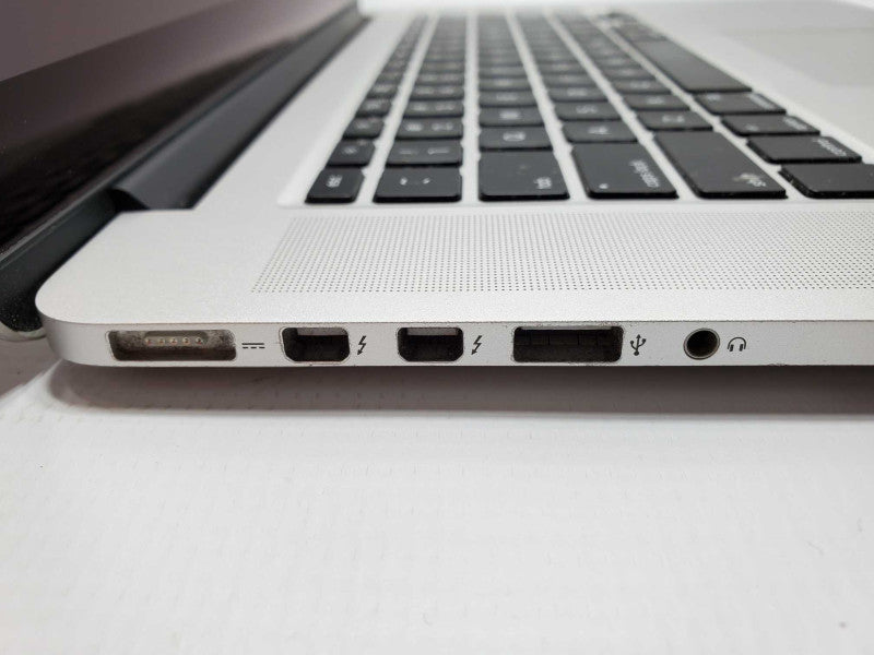 Macbook Pro 2014 15\\" Retina Core i7-4770HQ @ 2.2GHz 16GB Ram 500GB SSD (