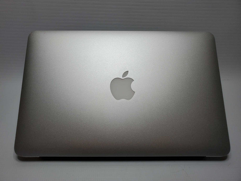 MacBook Air 2015 11\\" Core i5-5250U @ 1.6 GHz 4GB DDR3 120GB SSD (