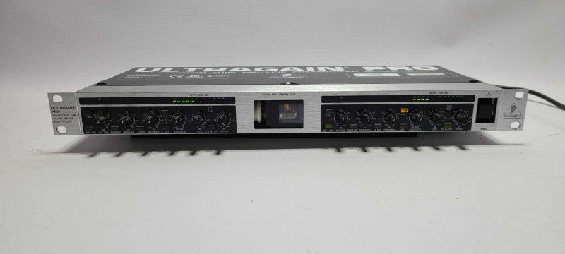 BEHRINGER ULTRAGAIN PRO MIC2200 Valve Tube Mic/Line Preamp Studio Rack Unit $