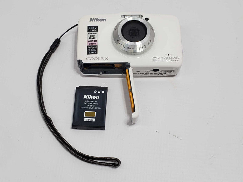 Nikon COOLPIX S31 10.1MP Digital Camera |