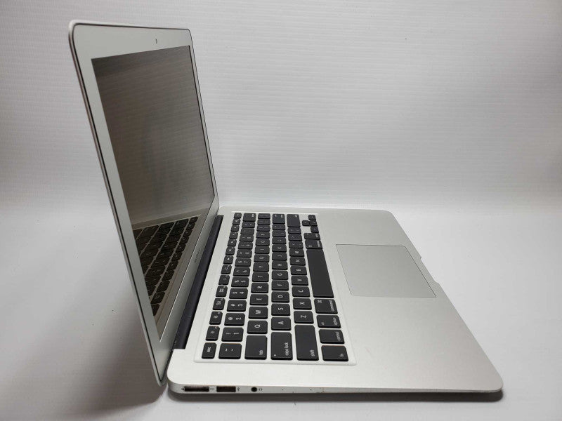 Macbook Air 2013 13\\" Core i5-4250U @ 1.3 GHz 4GB Ram 250GB SSD (