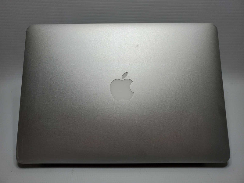 Macbook Air 2013 13\\" Core i5-4250U @ 1.3 GHz 4GB Ram 250GB SSD (