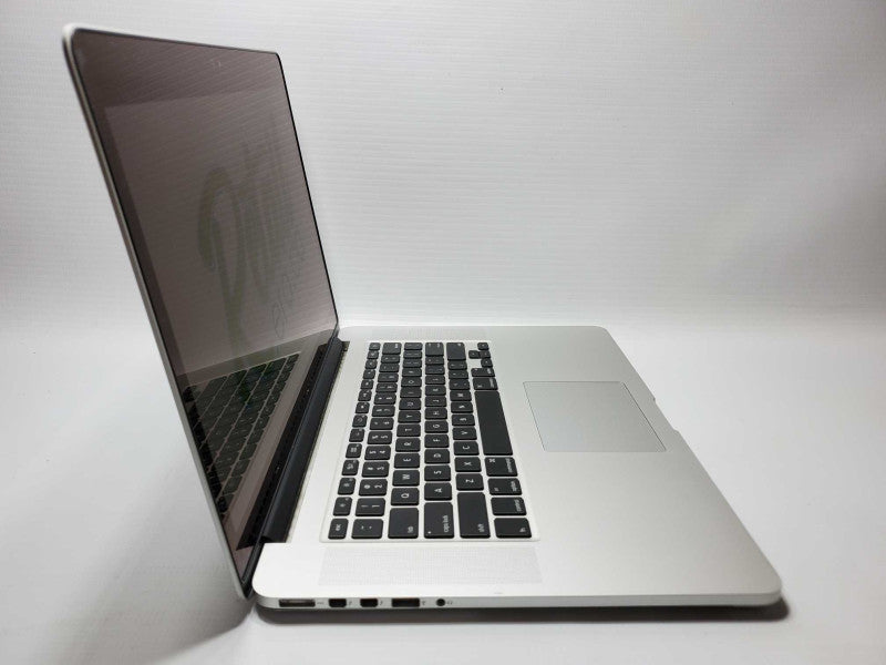 Macbook Pro 2013 15\\" Retina Core i7-4960HQ @ 2.6GHz 16GB Ram 250GB SSD GT 750M *READ* (