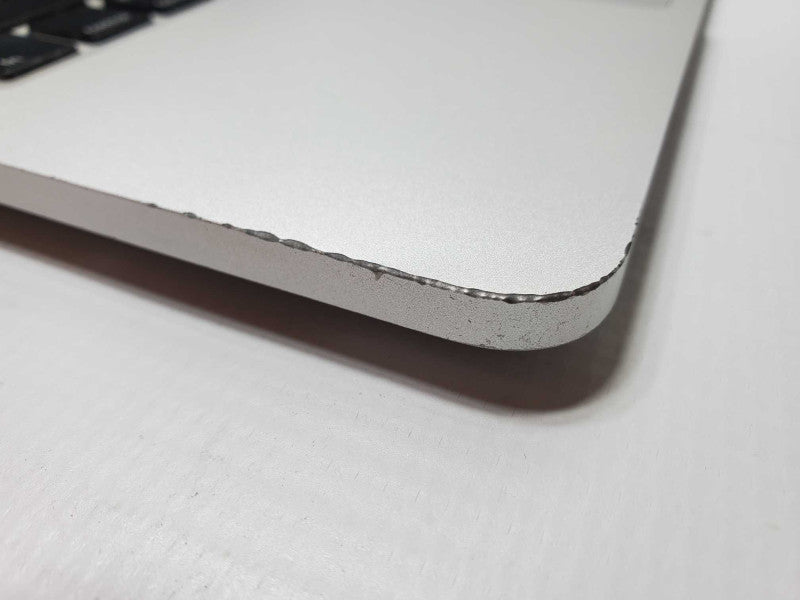 Macbook Pro 2013 13\\" Core i5-4258U @ 2.4 GHz 8GB Ram 250GB SSD (