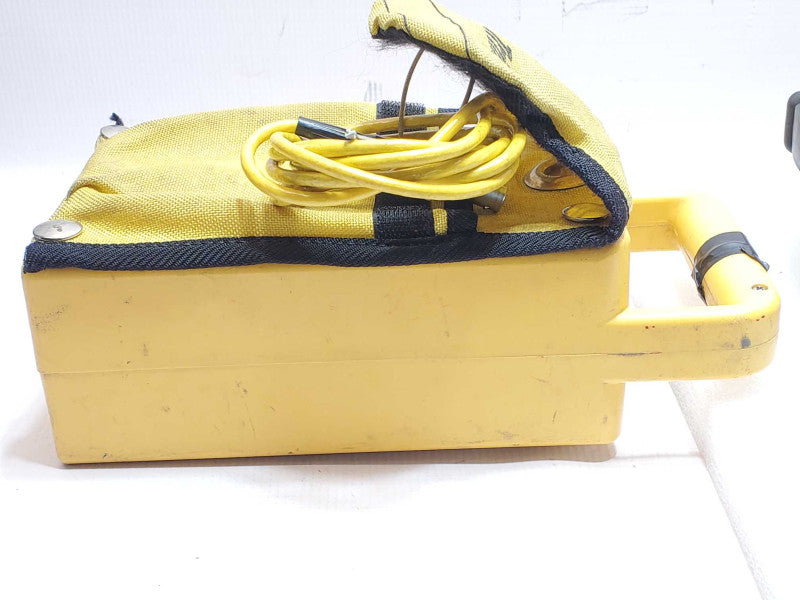 TRIMBLE GPS 4600LS ANTENNA w/ Battery and 20669-80 Charger, Powers on, AS-IS _