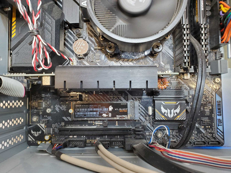 Custom PC Asus TUF B450-Plus Ryzen 5-2400G @ 3.6GHz 16GB DDR4 250GB SSD Nvme (