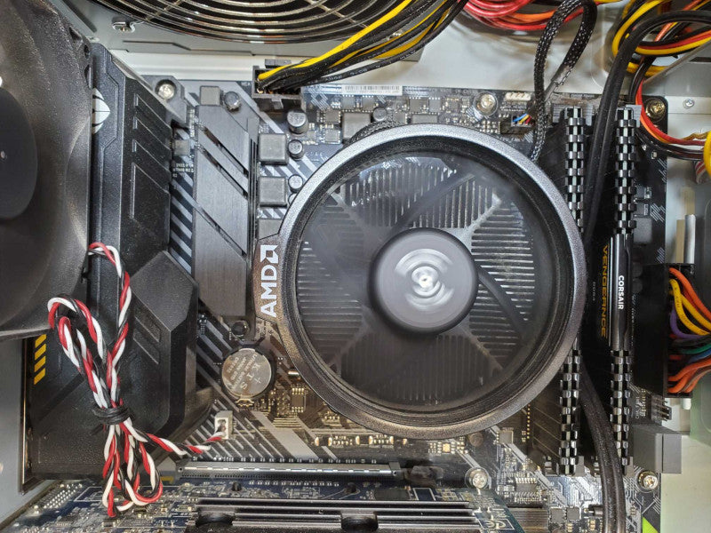 Custom PC Asus TUF B450-Plus Ryzen 5-2400G @ 3.6GHz 16GB DDR4 250GB SSD Nvme (