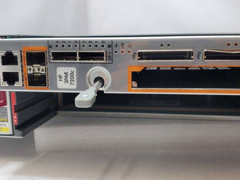 HP StoreServ 3PARA-SV1009 24-Bay 2.5\\" 1x 3PAR 7200C, 2x PSU, AS-IS, Read _