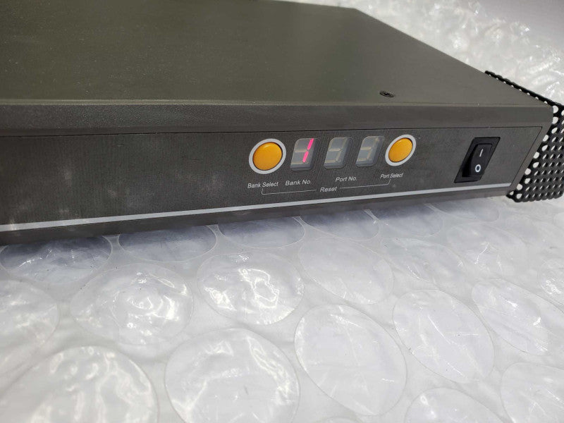 D-Link DKVM-8E - 8-Port KVM Switch _ Power-on tested  )