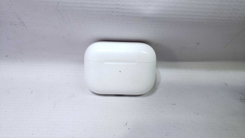 Apple AirPods Pro with Wireless Charging Case READ [