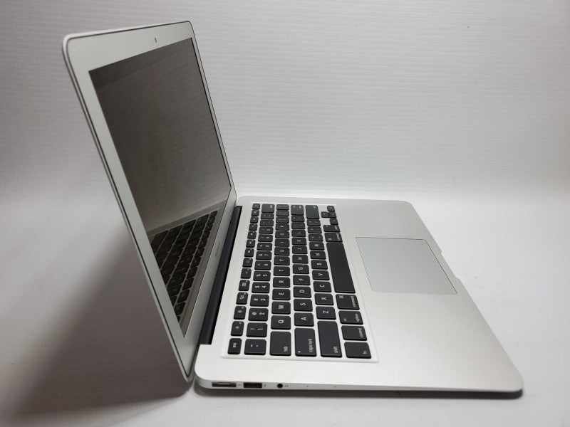 MacBook Air 2015 13\\" Core i5-5250U @ 1.6 GHz 8GB Ram 250GB SSD (