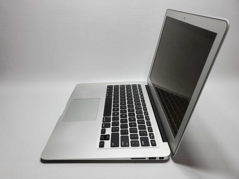 MacBook Air 2015 13\\" Core i5-5250U @ 1.6 GHz 8GB Ram 250GB SSD (